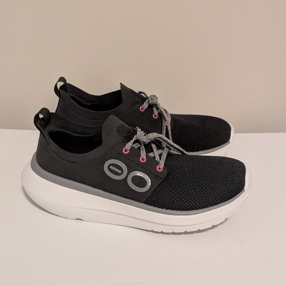 Oofos Oomy Stride Sneakers, Black White, Size 8 - Picture 2 of 10